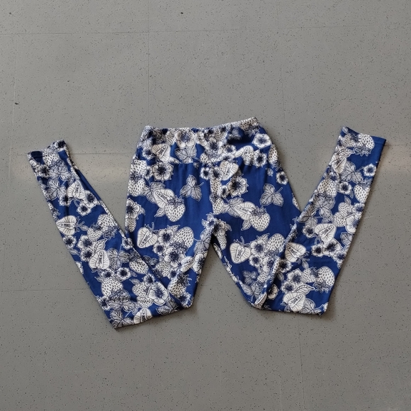 •LuLaRoe Strawberry Leaf Fruity Floral Women's Yoga Pants Leggings blue & White - Picture 5 of 11